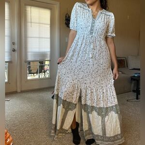 Wonderly - off white & sage green nature-designed maxi dress with front slit